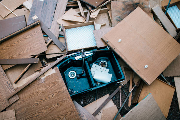 Best Garage Cleanout  in Standish, MI